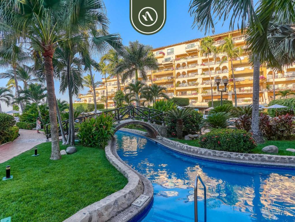 Beachfront 2 BR Condo - Beach - Pools - Tennis - 4
