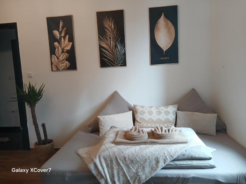 Ideal for 7 with Kitchen near Danube - 3
