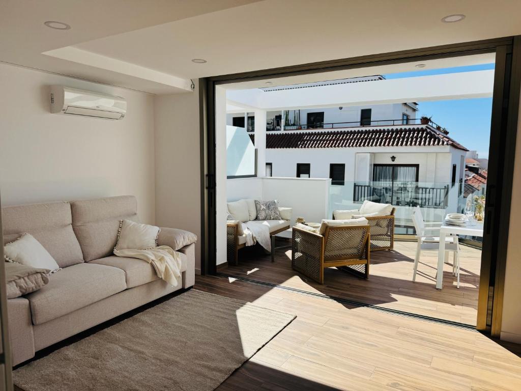 Blue Square Residence - 1