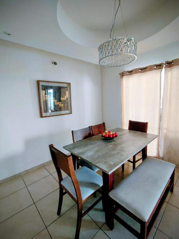 Residencia en Privada con Casa Club y Alberca - 5