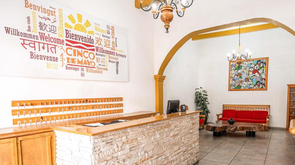 Cinco de Mayo Hotel - 1