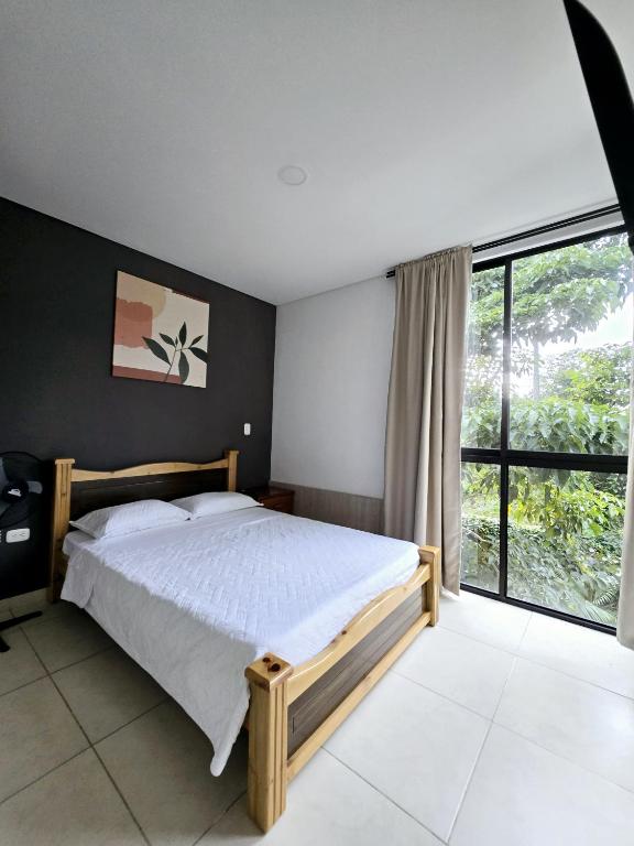 Apartamentos Privados de 3H y 2H a 5m del Aeropuerto, 20 minutos del Parque del Cafe y Centro de Armenia con 4 Piscinas, 3 Jacuzzi, Sauna By Molca - 5