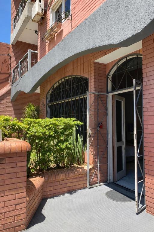 Apartamento en zona centro de Asunción - tranquilo y con acceso directo - 1