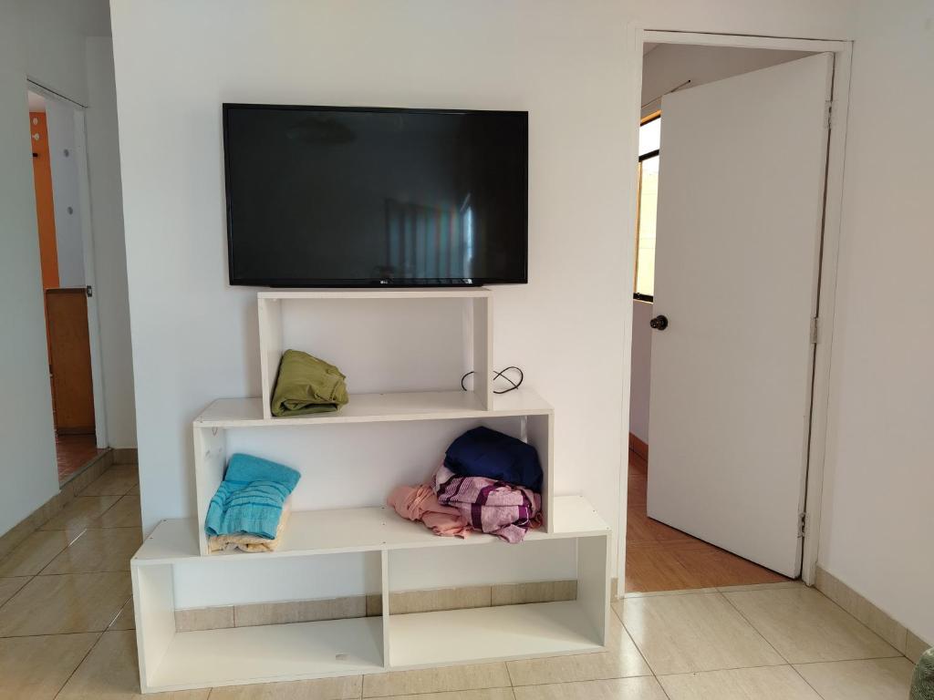 Departamento amoblado con 2 habitaciones y cochera - 3