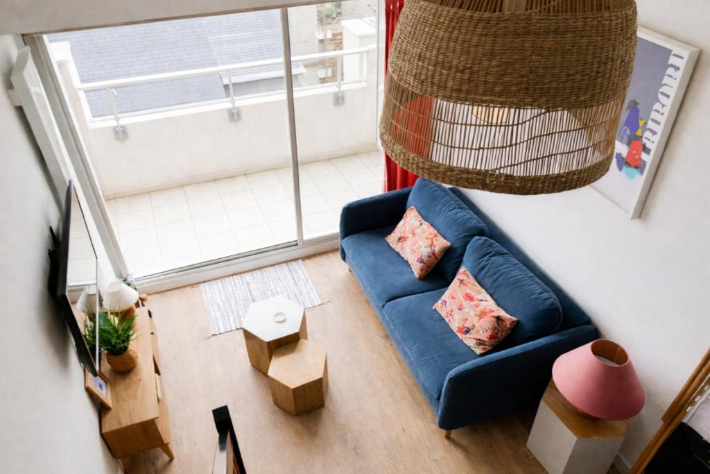 Appartement rénové avec goût et idéalement situé à deux pas du remblai - 1