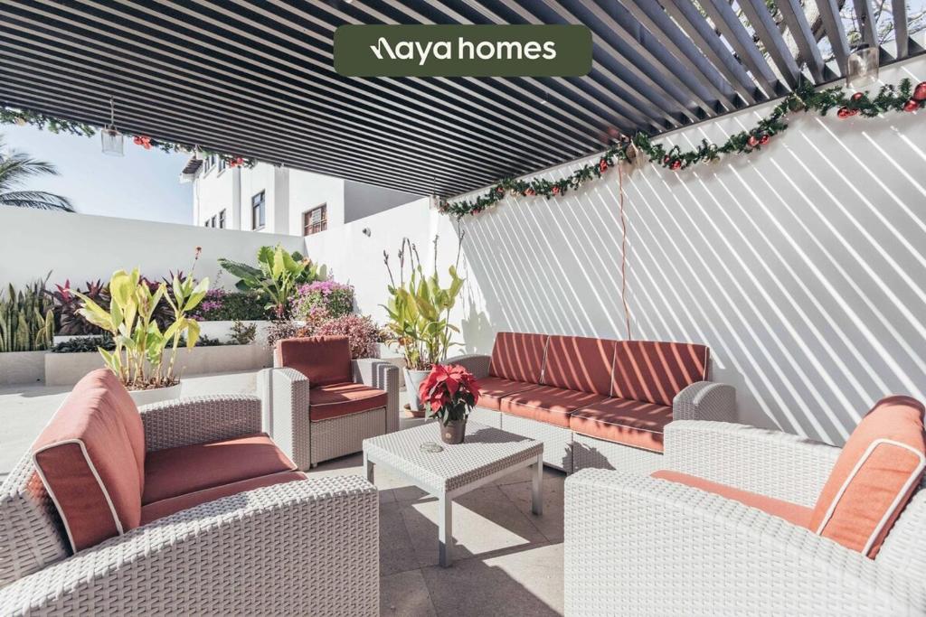 Cozy 2BR House 2 min to the Beach - Pool - Terrace - 4