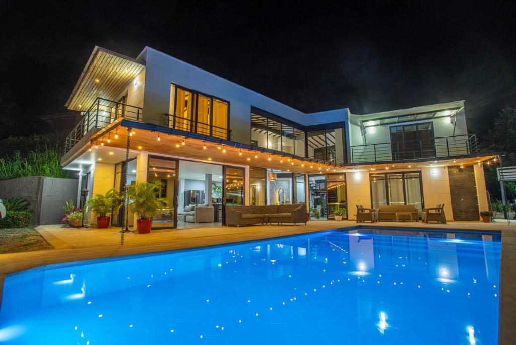 Casa Finca Moderna en Sopetran, Antioquia - 1