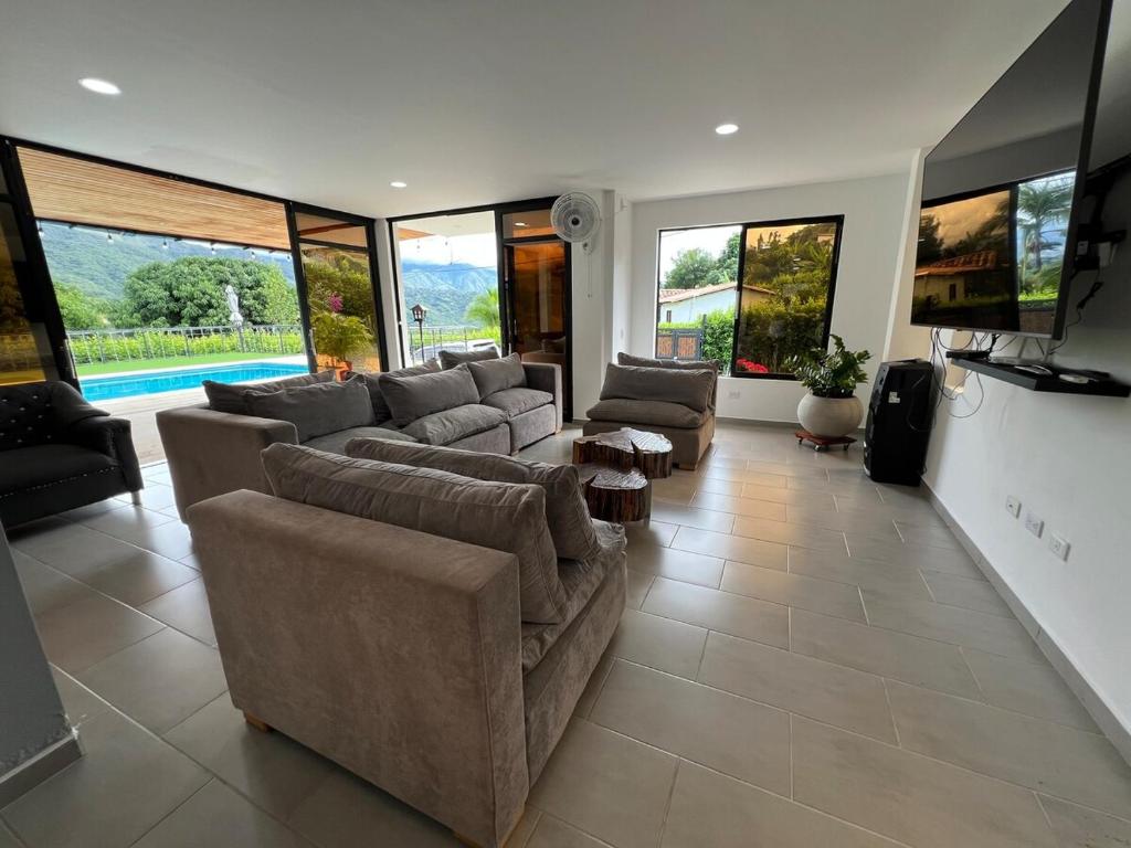 Casa Finca Moderna en Sopetran, Antioquia - 5