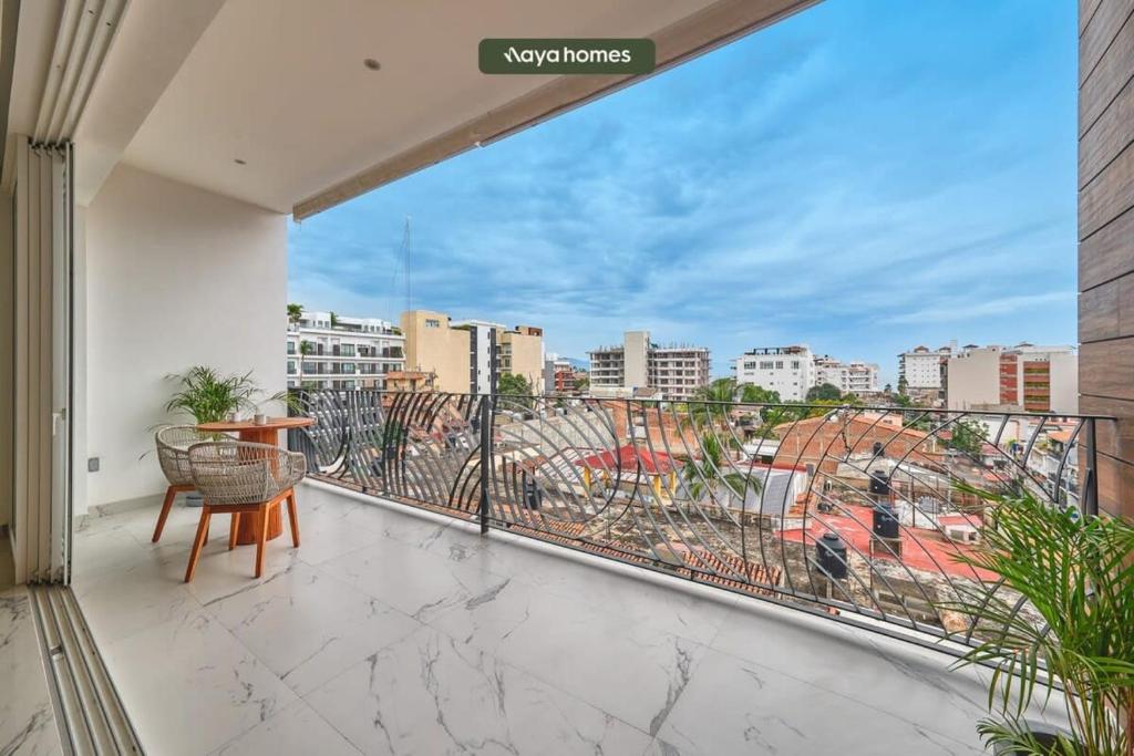 Luxurious 1BR Condo in Zona Romantica - Pool - 5