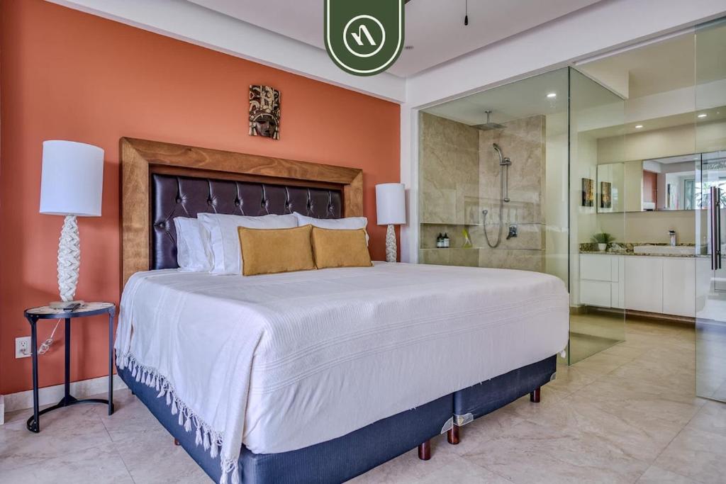 Stunning 2 BR Condo in Romantic Zone - Pool - 2