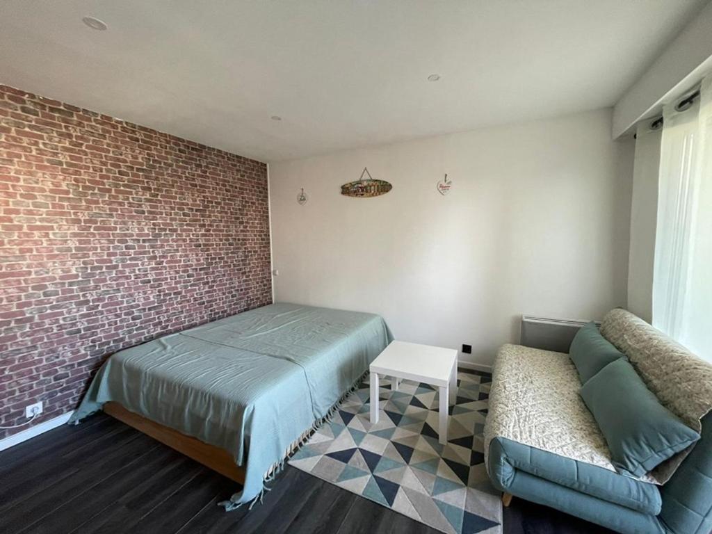 Studio Rénové au Port avec Terrasse et WiFi - FR-1-413-264 - 2