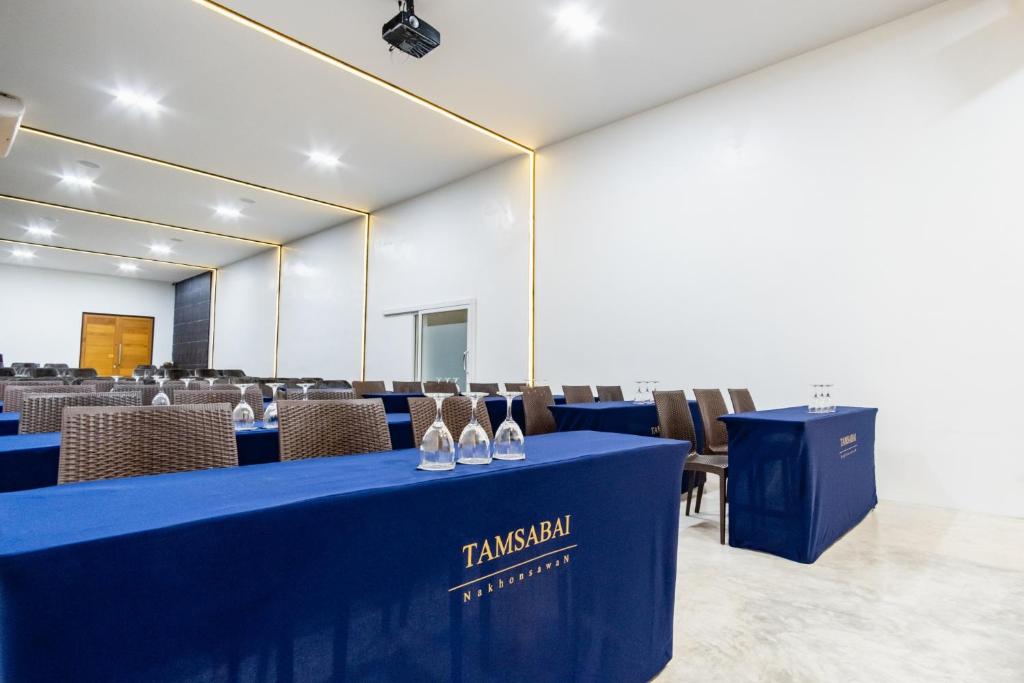 Highly rated by business travelers
