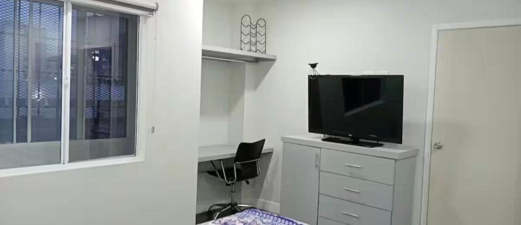 Mini Loft in Bar District DT Revolution Ave AC - 5