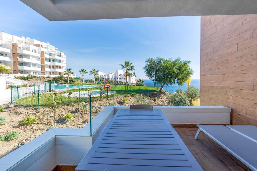 Isea 1111 - Luxury Modern Apartment with Pool & Sea Views - 5