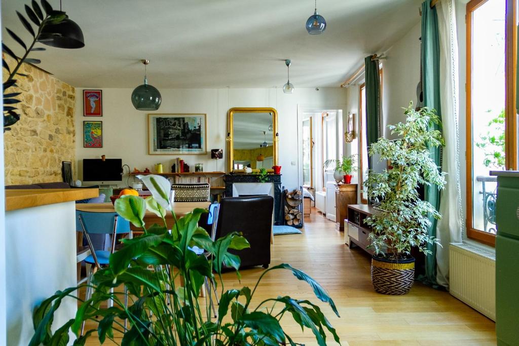 Spacious and quiet Apartment In The Heart Of Paris - 1