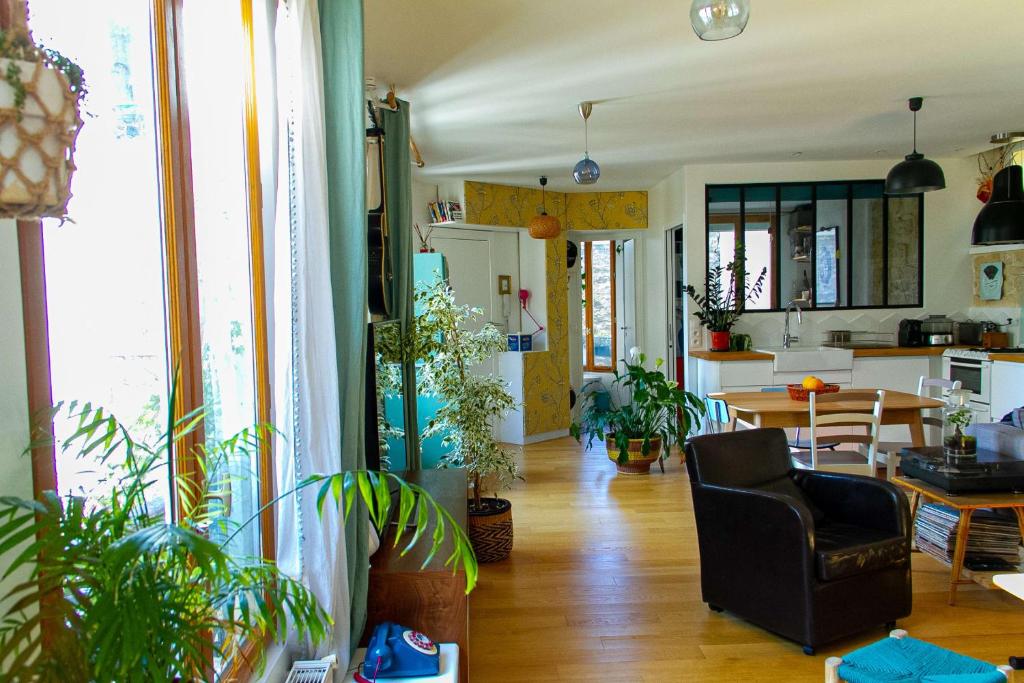 Spacious and quiet Apartment In The Heart Of Paris - 2