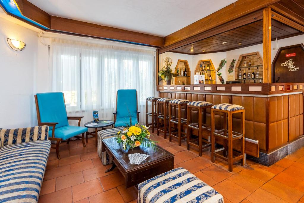 Hotel Mar A Vista — Restaurant & bars in Albufeira, Faro