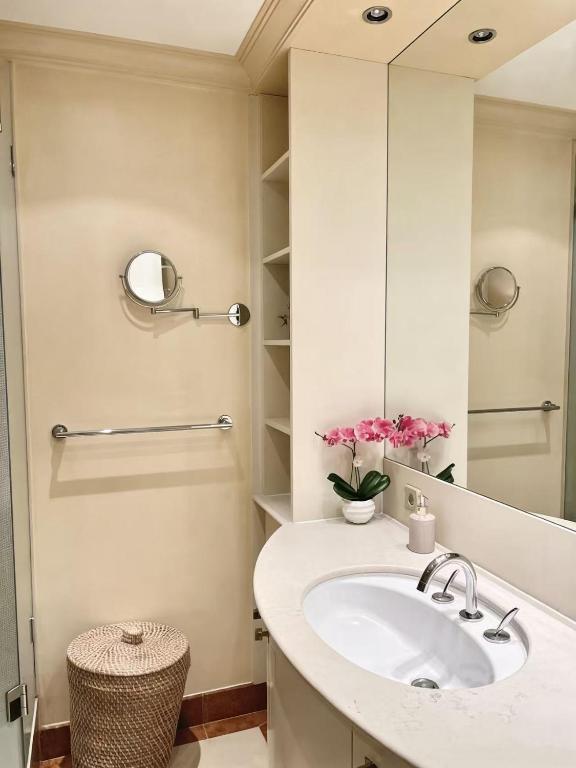 Avenue Foch 16th Elegant Studio - 3