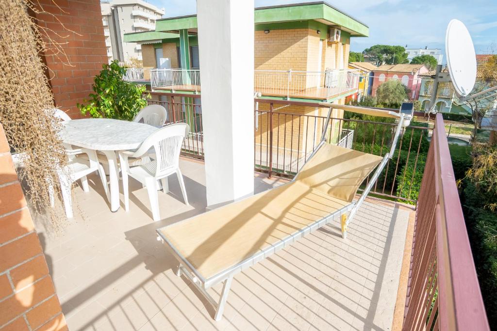Trilocale vicino al mare con ampio balcone e aria condizionata - 2