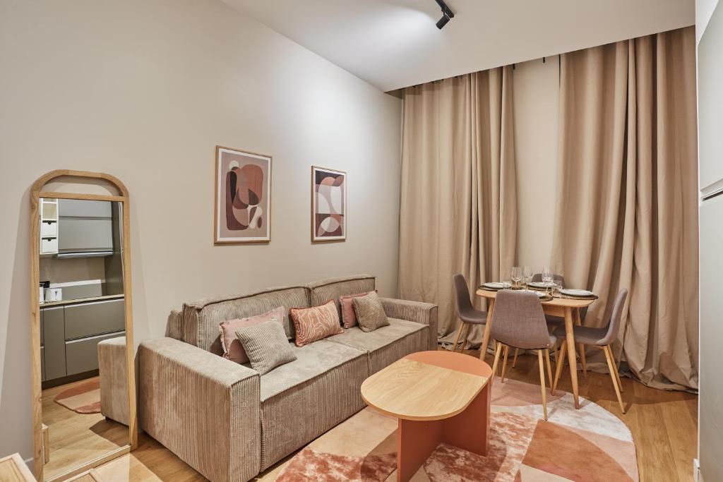 Spacious Apartment in the Heart of Paris near Notre-Dame - 1