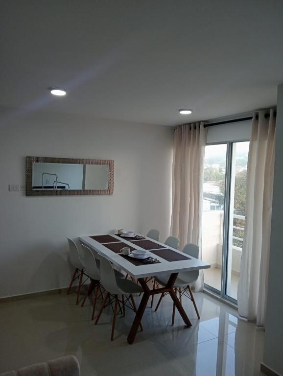 Modern & Cozy Apartment Near the Beach - 2