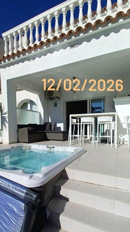 Plage à 500 m, Maison haut de gamme avec amarre privée, accès mer en 5 min sans pont, jacuzzi - 1