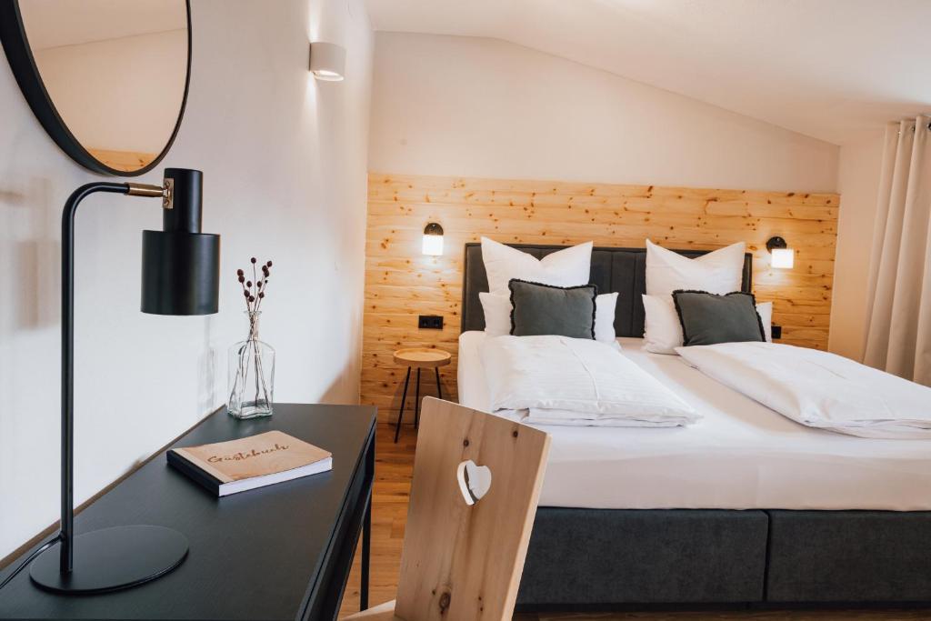Die Watzmannsuite - Familienfreundliche Ferienwohnung in historischer Villa mit Kamin, Infrarotsauna, Balkon, Garten, nur 10 Gehminuten ins Zentrum von Berchtesgaden - 4