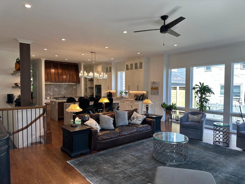 The Lyons' Den