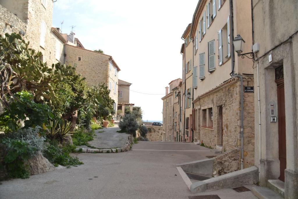 Charmant duplex au coeur du Vieil Antibes 3 pers - 4