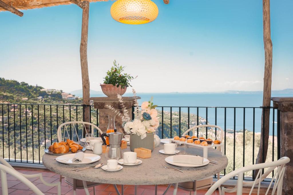 Borgo Mezzo Monte with Concierge, Panoramic Sea Views and Rooftop Jacuzzi by Feeling Italy - 2