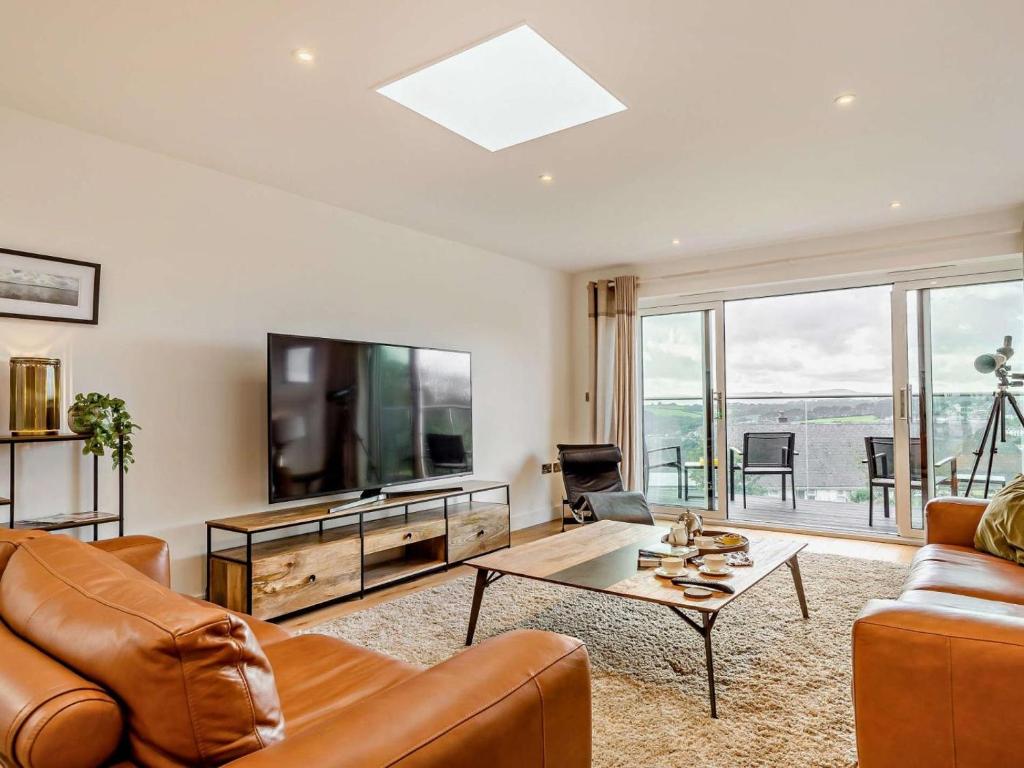 5-Bed House in Polruan photo 2