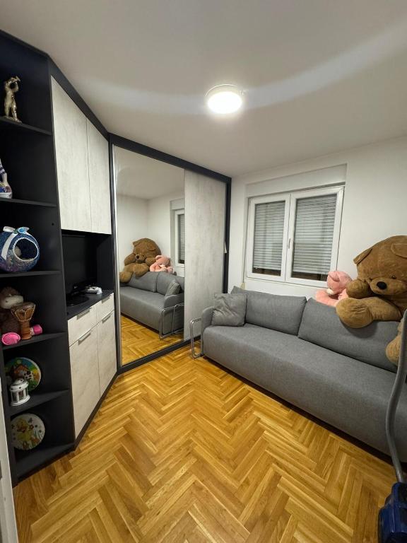 Large 2BR Apartment - 6 Guests - 2