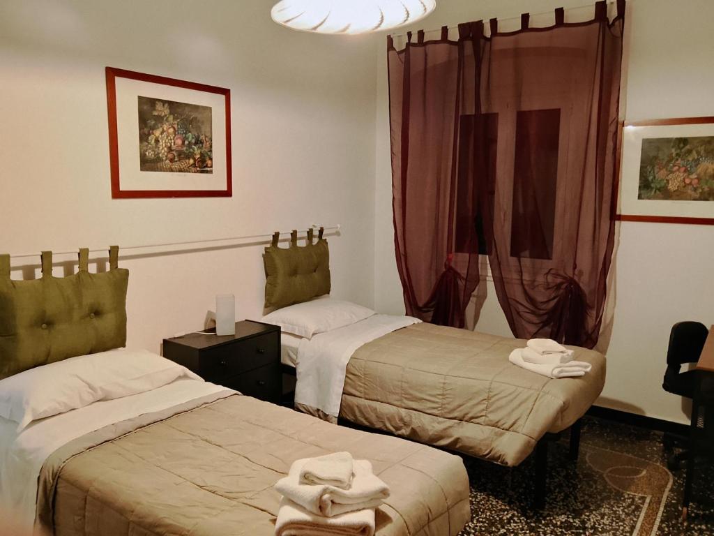 WOW HOME 2 - 175 mq - posteggio privato - davanti porto traghetti - fino a 10 posti letto - balcone - 3