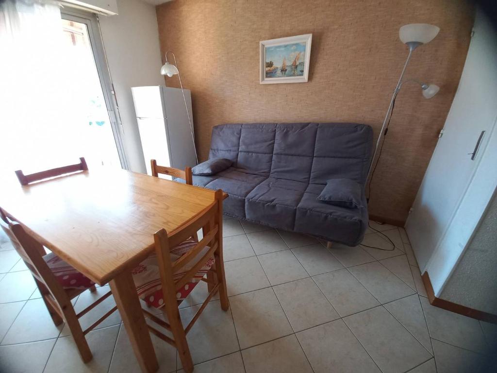BO240-A09 Appartement Studio 4 couchages BORMES LES MIMOSAS - 2