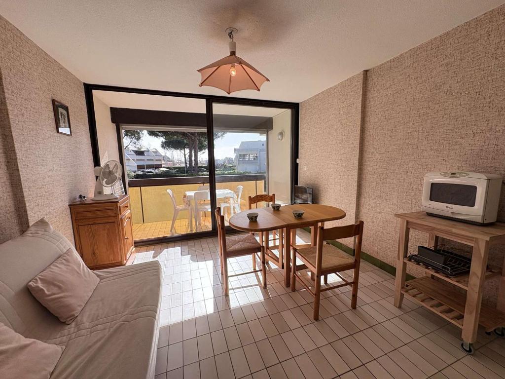 Studio cabine avec terrasse, accès rapide plage et parking privé - Le Grau du Roi - FR-1-250-179 - 2