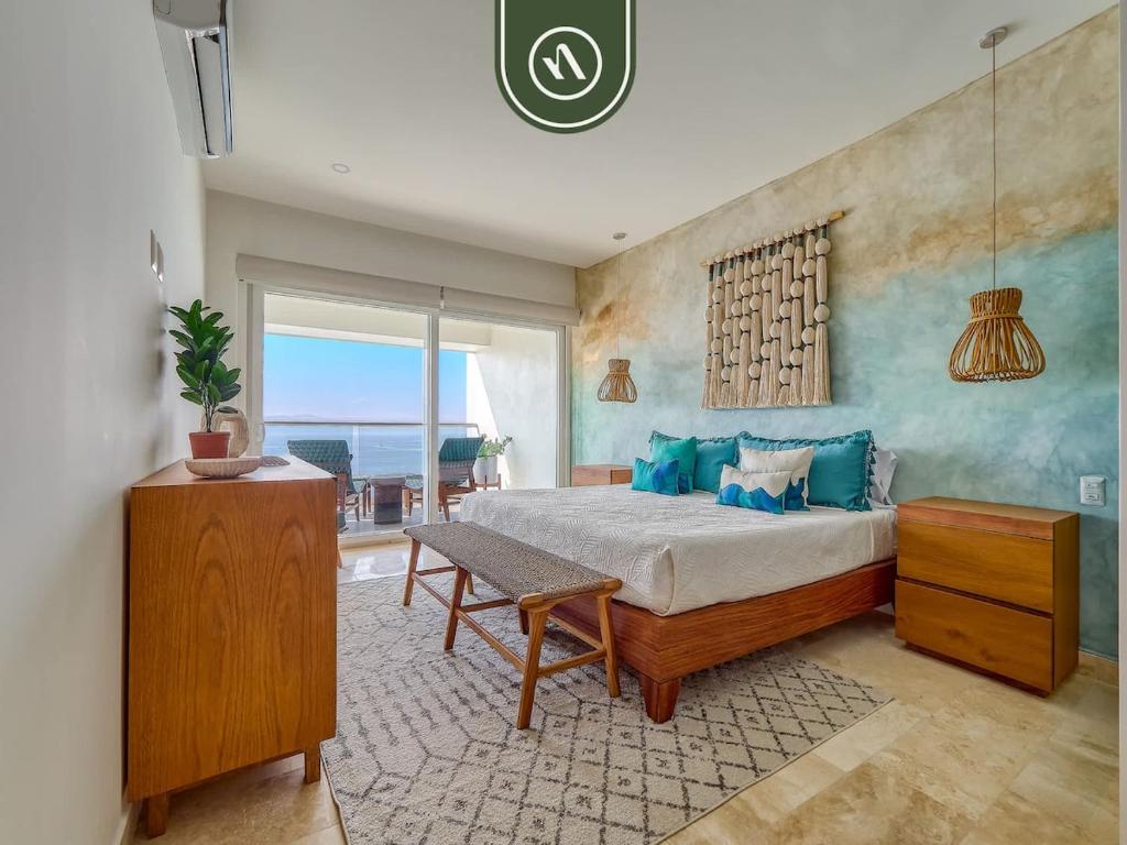 Luxury Oceanfront 3 BR Condo - Pools - 2