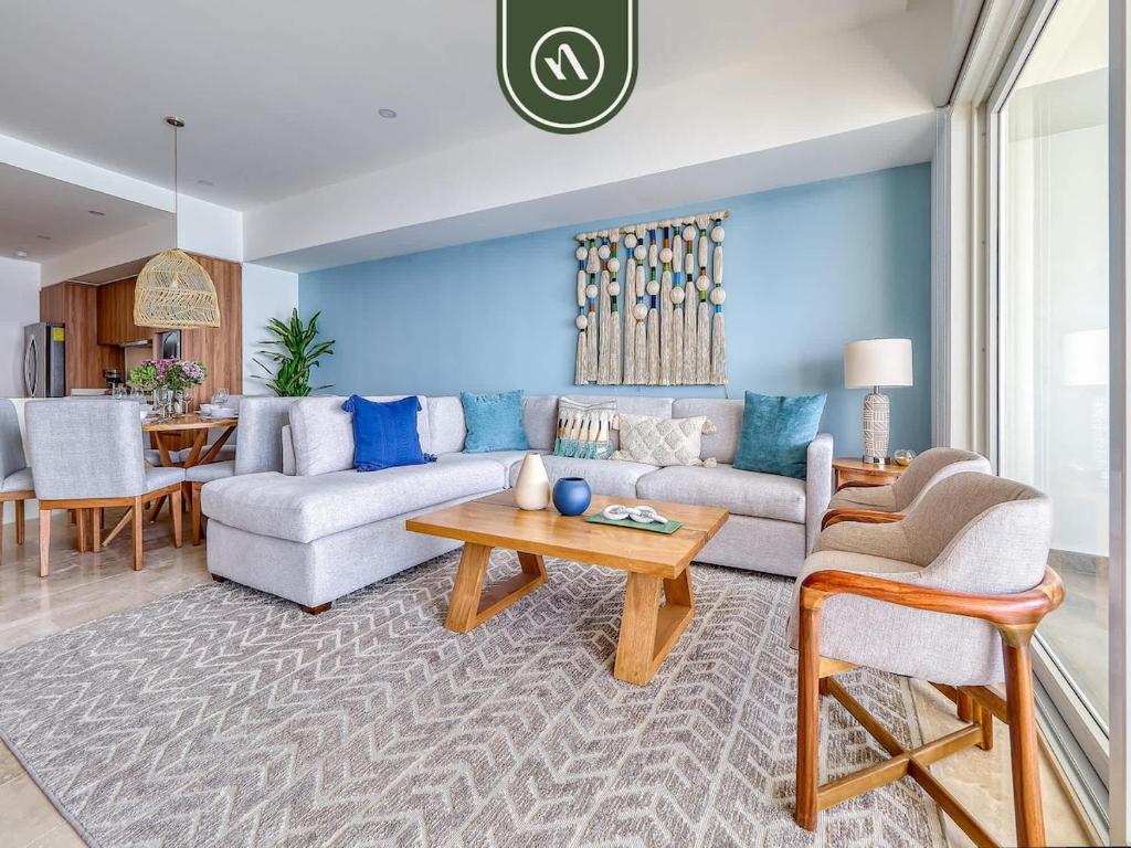 Luxury Oceanfront 3 BR Condo - Pools - 5