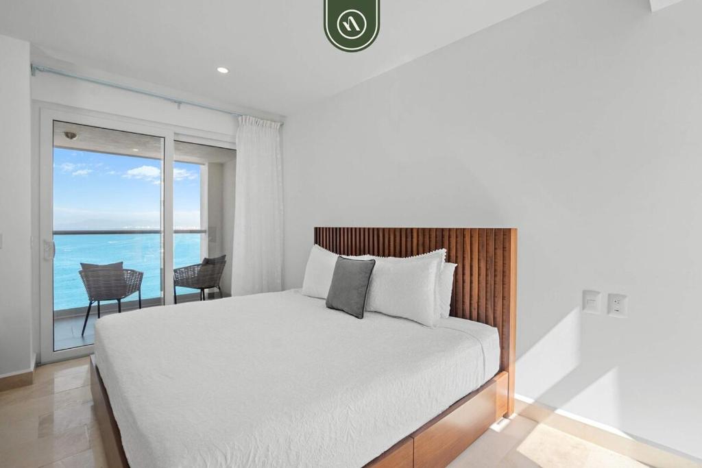 Beachfront | Ocean Views, Rooftop Pool, Step-Free - 2