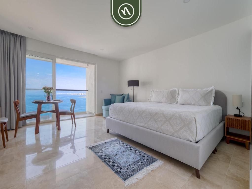 Oceanview Studio - King Bed - Pools - Beachclub - 1