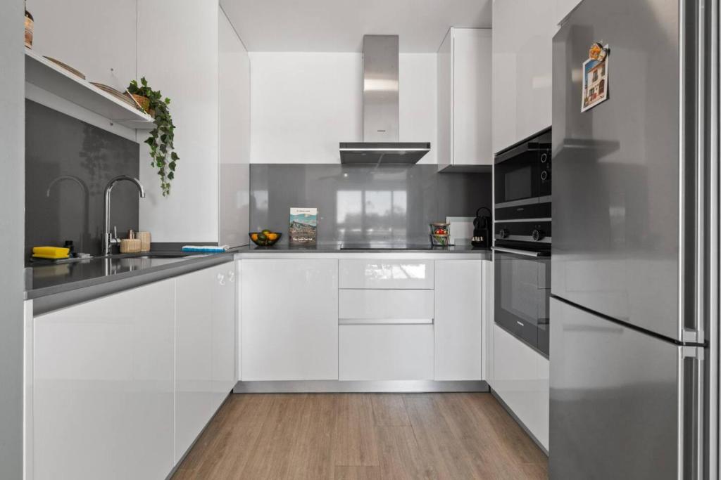 Modern 3BR Apartment Near the Beach- Le Mirage in Cancelada - 4
