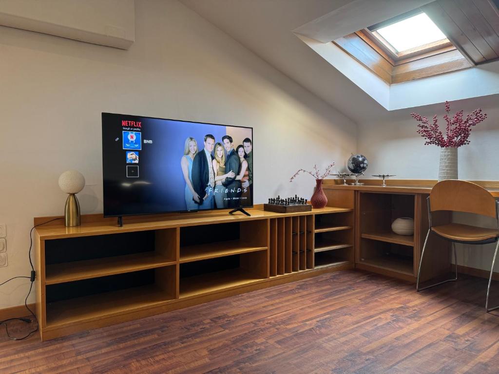 Bright Apartment with Attic - 2