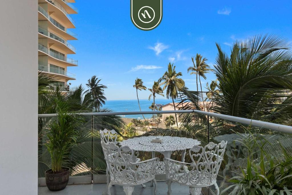 Beachfront 1 BR Condo with Multiple Pools - Gym - 5