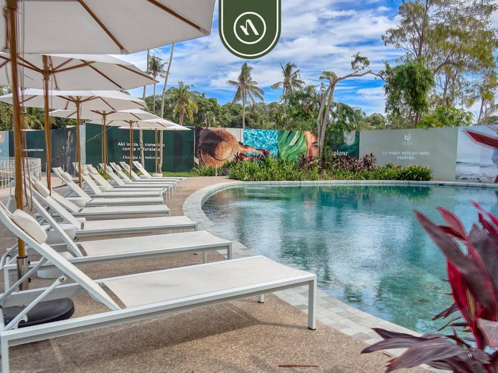 Luxury 2 BR Condo Near Beaches - Pools - Gym - 1