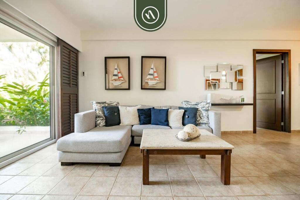3BR Condo in the Krystal Grand Hotel - Beach - 4