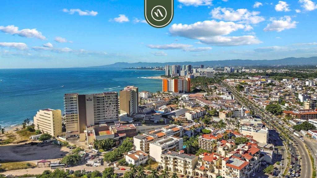 Mexican 2 BR Condo in Hotel Zone - Near the Beach - 3