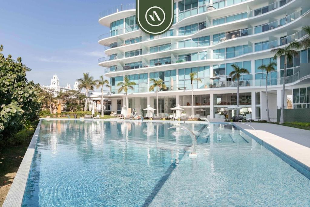New 2BR APT - Beach Access - Pool - GYM - Jacuzzi - 1