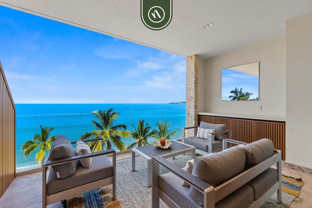 New Stylish 1 BR Condo - Ocean Views - Flex Room - 3