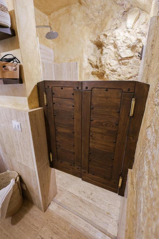 Charming Private Underground Roman Retreat Self Check-In - 4