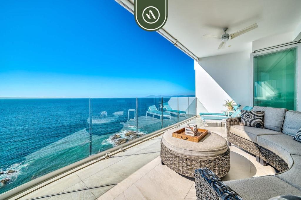 Oceanview Luxury Condo - Private Beach - Rooftpop - 1