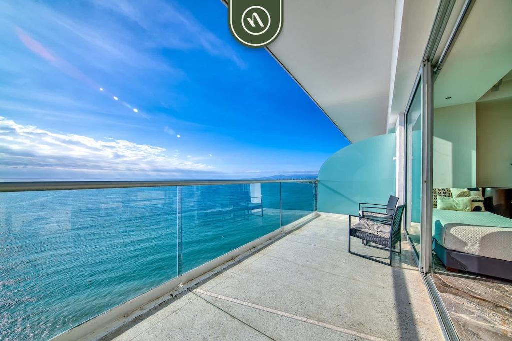 Beachview Luxury 3 BR Condo - Pools - Beach - 1